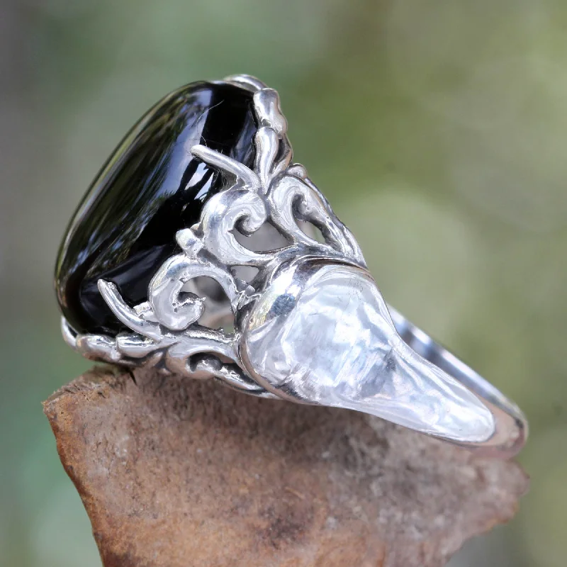 - Elderly dog ​​joint care mattressNight Shadow Handcrafted Sterling Silver and Onyx Ring