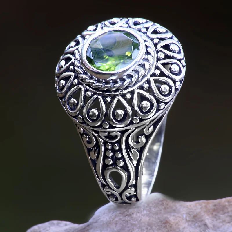 - Car dog seat beltJatiluwih Sterling Silver and Peridot Bali Artisanal Ring